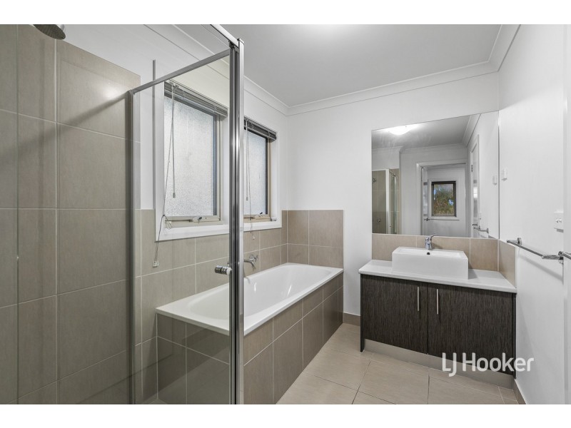 7 Vali Road, Craigieburn VIC 3064