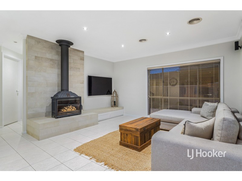 76 Lennon Boulevard, Point Cook VIC 3030