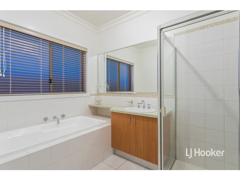 76 Lennon Boulevard, Point Cook VIC 3030