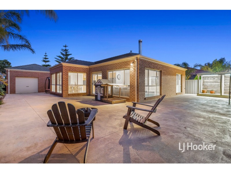 76 Lennon Boulevard, Point Cook VIC 3030