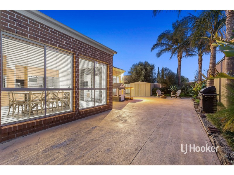 76 Lennon Boulevard, Point Cook VIC 3030