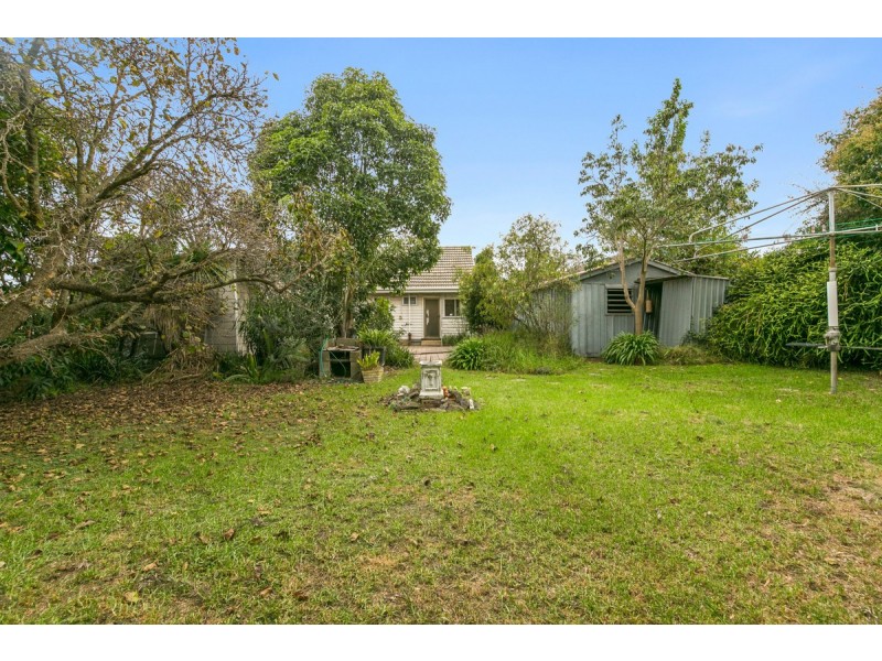 11 Viola Avenue, Brooklyn VIC 3012