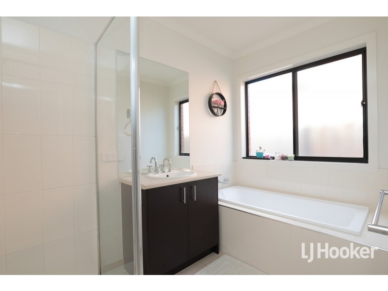 14 Coastwatch Road, Point Cook VIC 3030