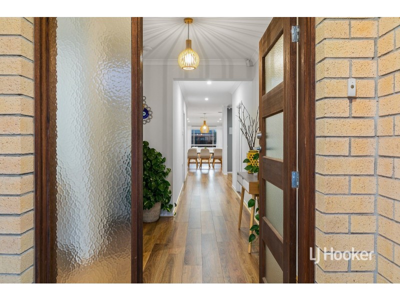 11 Jansar Street, Point Cook VIC 3030