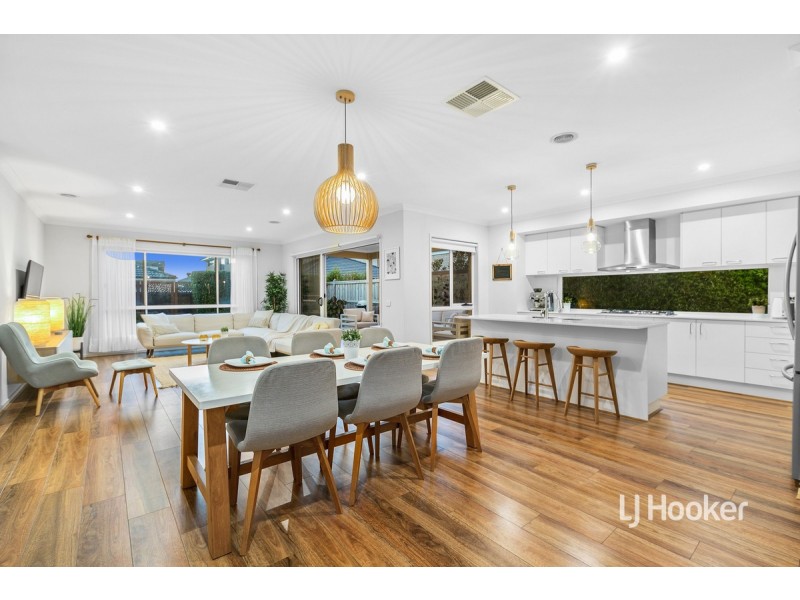 11 Jansar Street, Point Cook VIC 3030