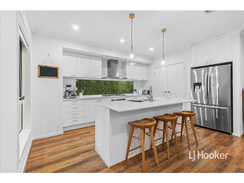 11 Jansar Street, Point Cook VIC 3030
