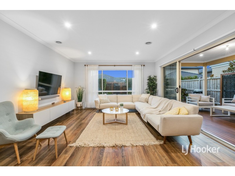 11 Jansar Street, Point Cook VIC 3030