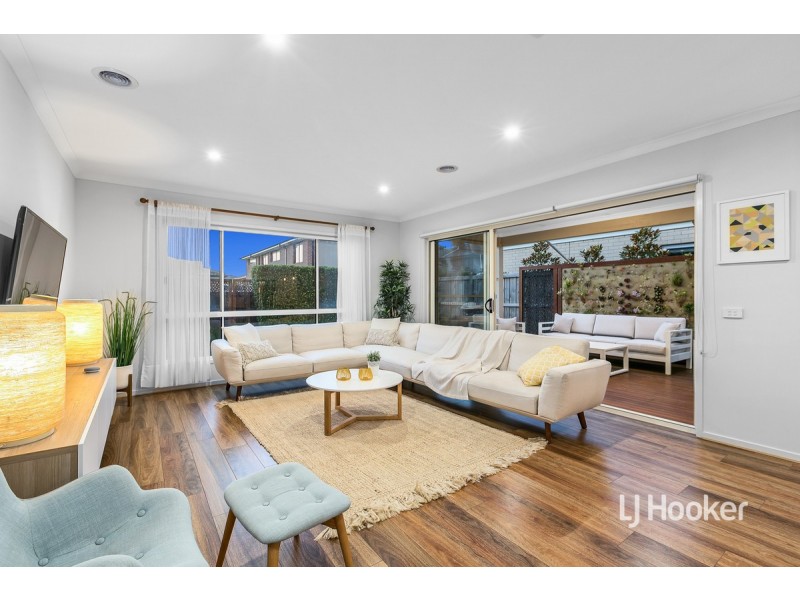 11 Jansar Street, Point Cook VIC 3030