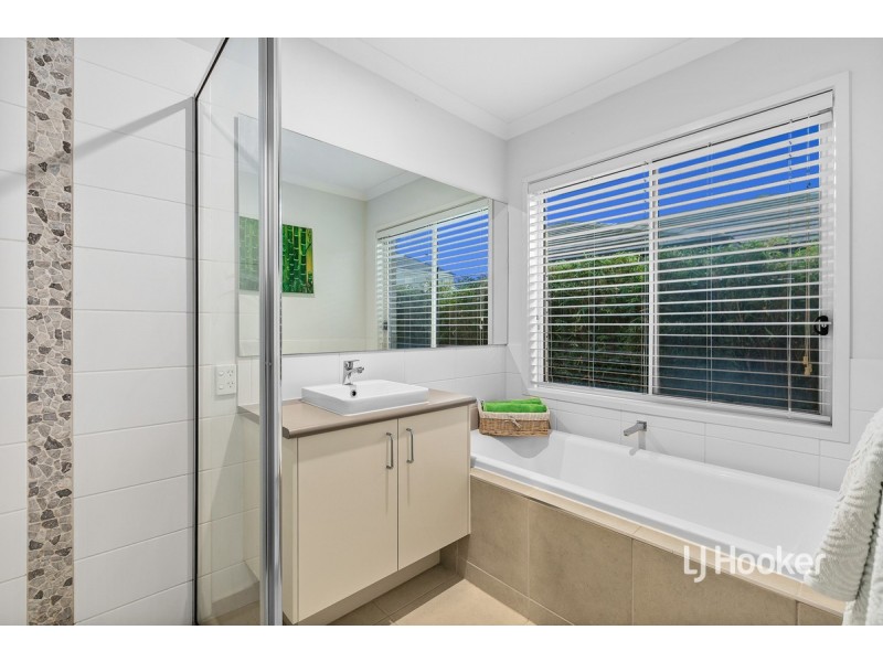 11 Jansar Street, Point Cook VIC 3030