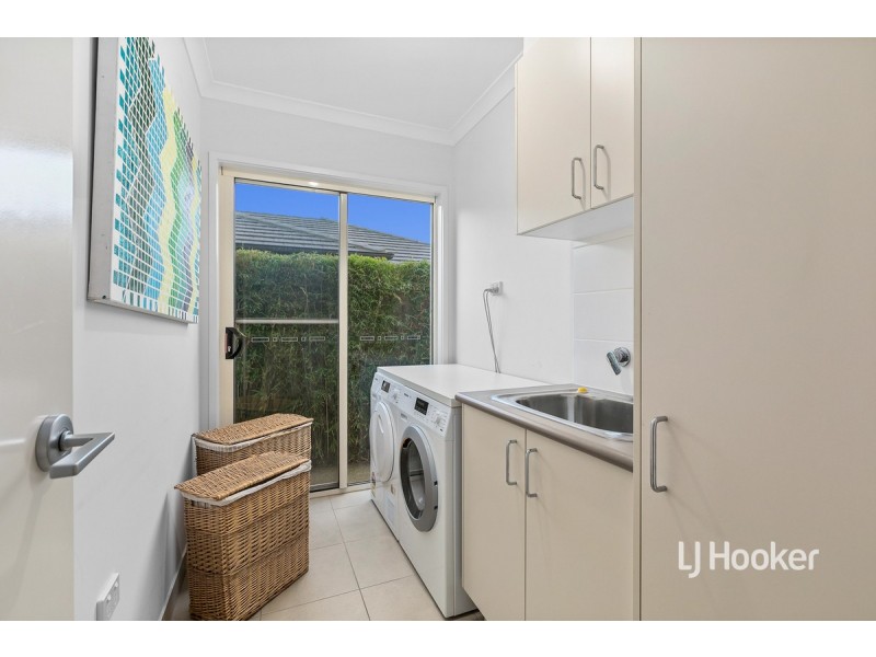 11 Jansar Street, Point Cook VIC 3030