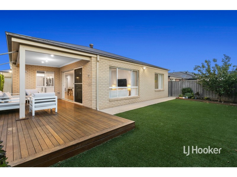 11 Jansar Street, Point Cook VIC 3030