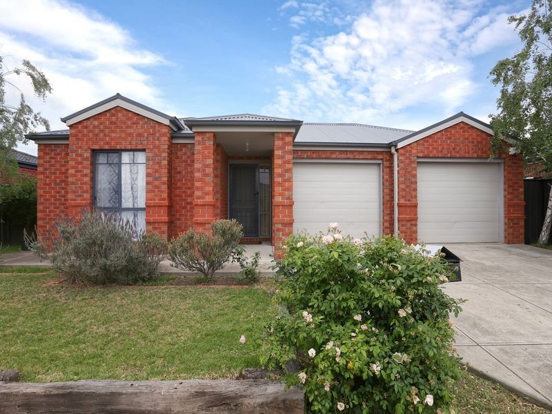 9 Lindsay Gardens, Point Cook VIC 3030