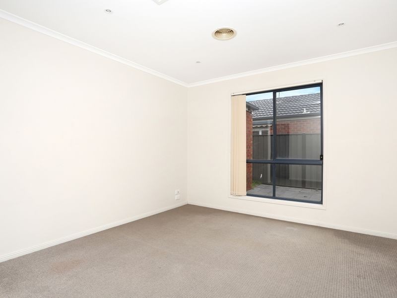 9 Lindsay Gardens, Point Cook VIC 3030