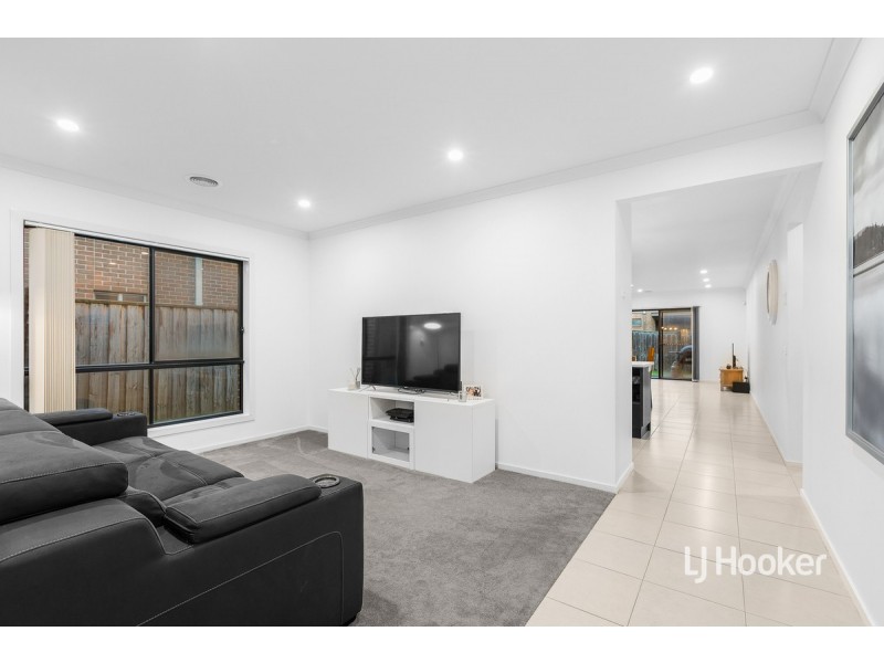 19 Seacoast Street, Point Cook VIC 3030