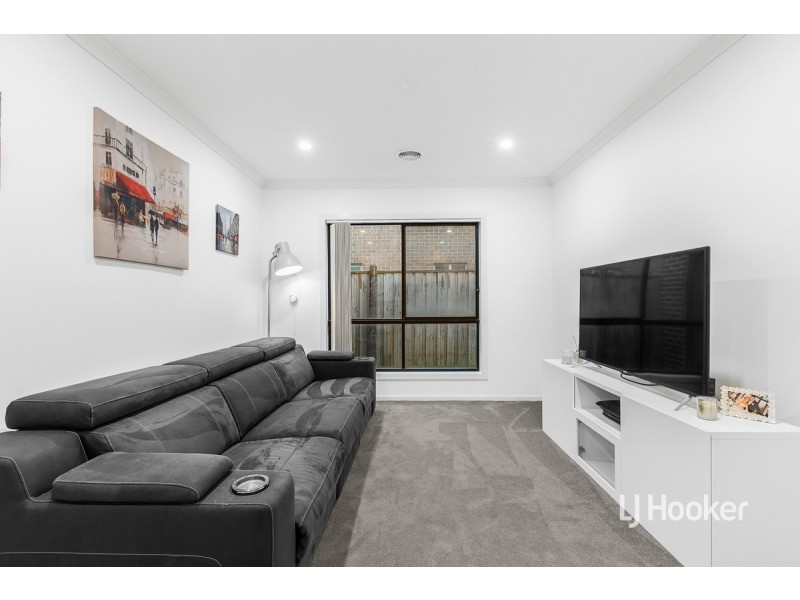 19 Seacoast Street, Point Cook VIC 3030