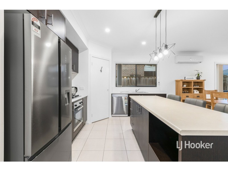 19 Seacoast Street, Point Cook VIC 3030