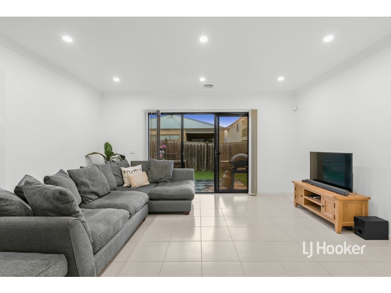 19 Seacoast Street, Point Cook VIC 3030