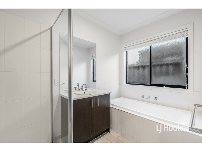 19 Seacoast Street, Point Cook VIC 3030