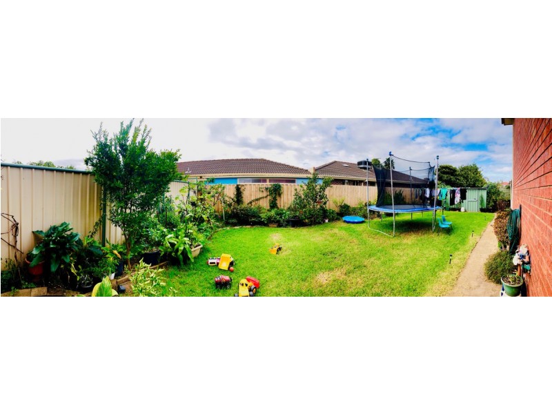 8 Munro Court, Altona Meadows VIC 3028