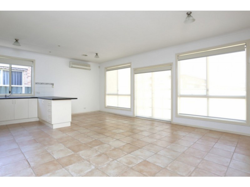 55 Shaftsbury Boulevard, Point Cook VIC 3030