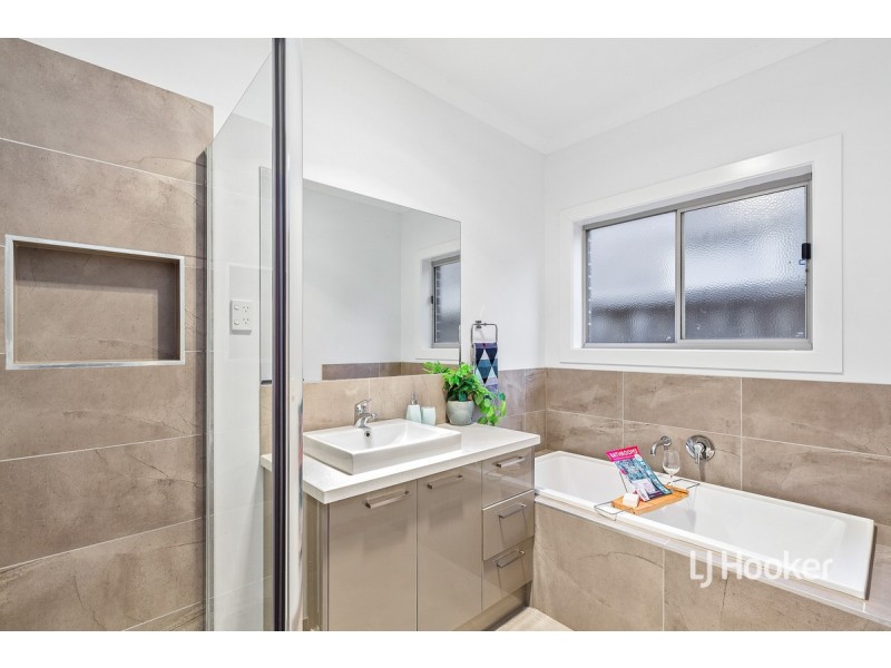 6 Geranium Way, Point Cook VIC 3030