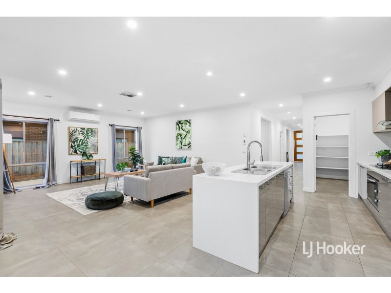 6 Geranium Way, Point Cook VIC 3030