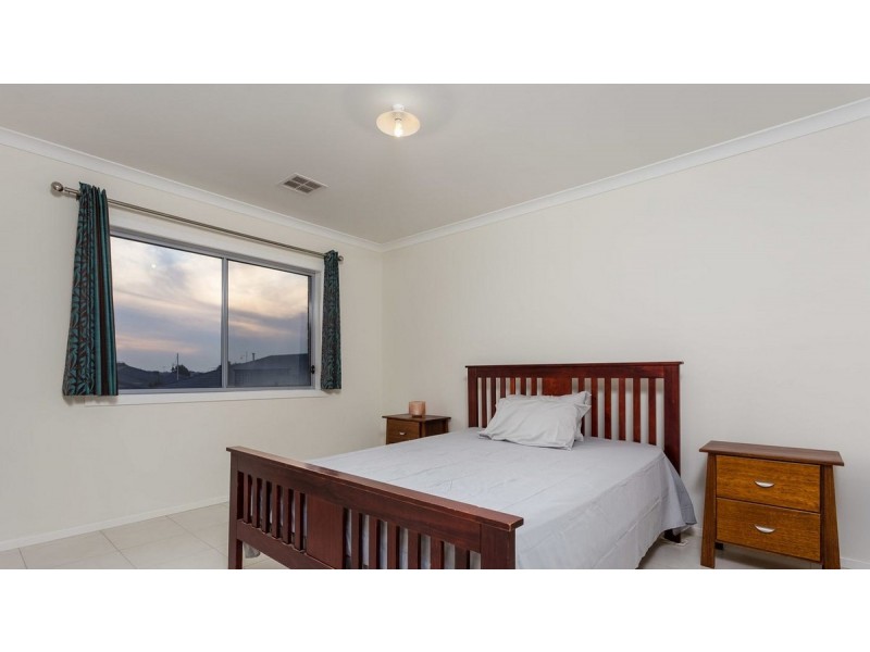20 Dianella Street, Point Cook VIC 3030