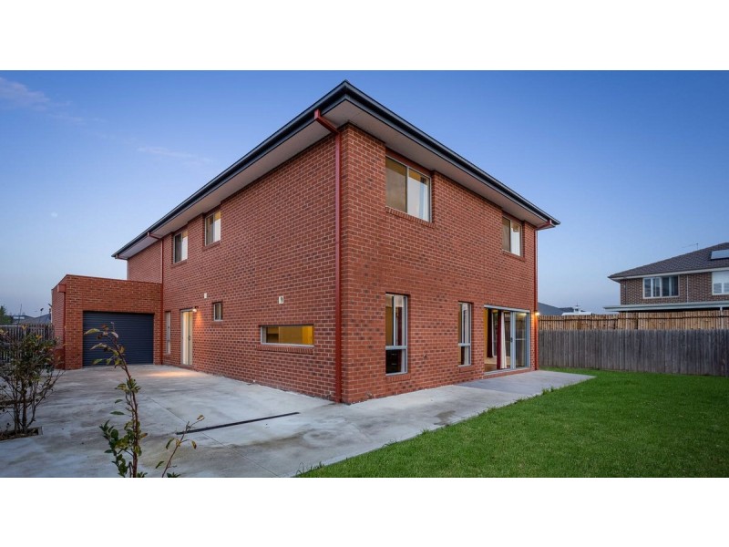 20 Dianella Street, Point Cook VIC 3030