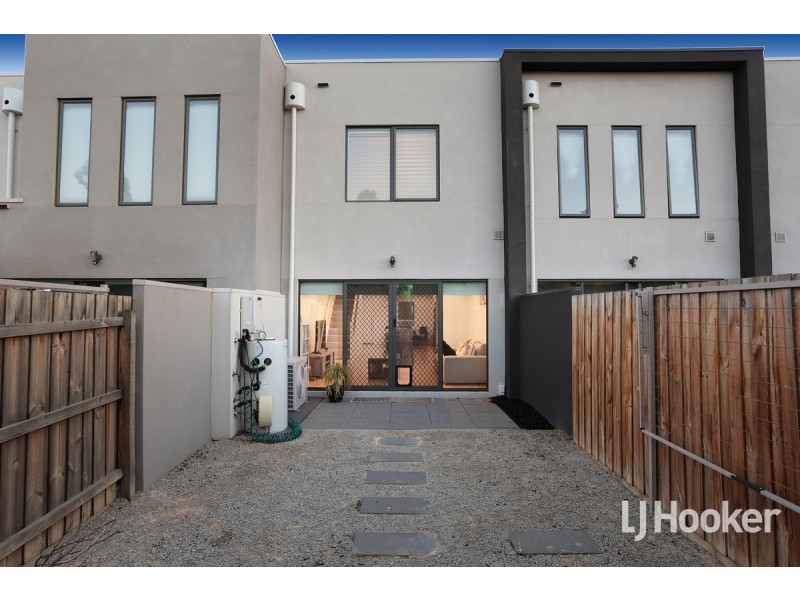 121 Campaspe Way, Point Cook VIC 3030