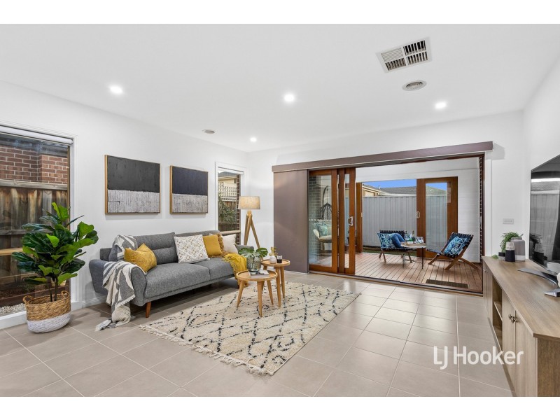 41 Tamborine Avenue, Point Cook VIC 3030