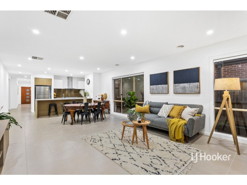 41 Tamborine Avenue, Point Cook VIC 3030