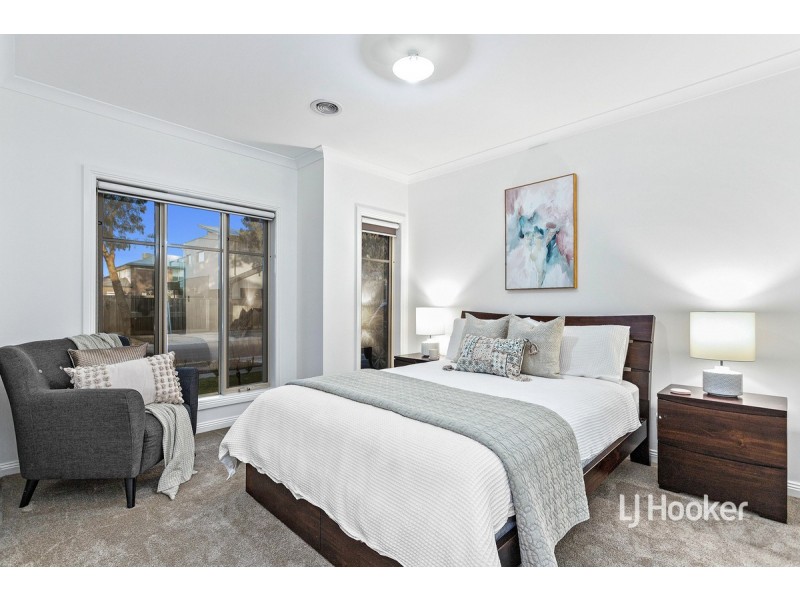 41 Tamborine Avenue, Point Cook VIC 3030