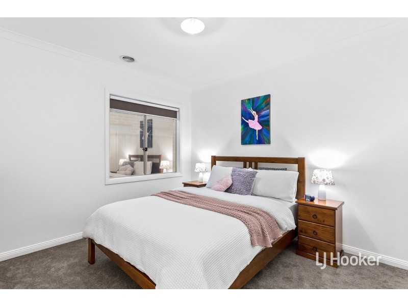 41 Tamborine Avenue, Point Cook VIC 3030