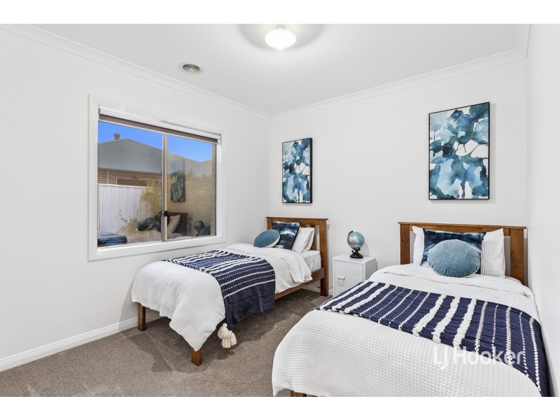 41 Tamborine Avenue, Point Cook VIC 3030