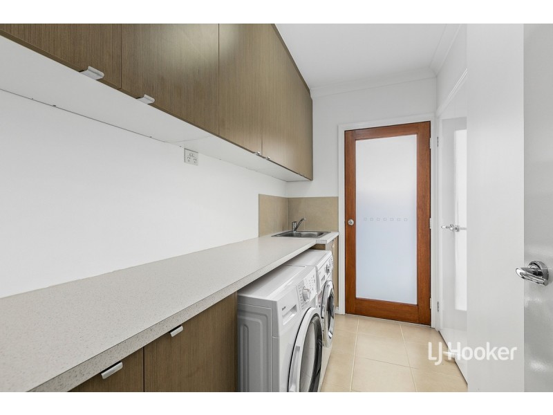 41 Tamborine Avenue, Point Cook VIC 3030