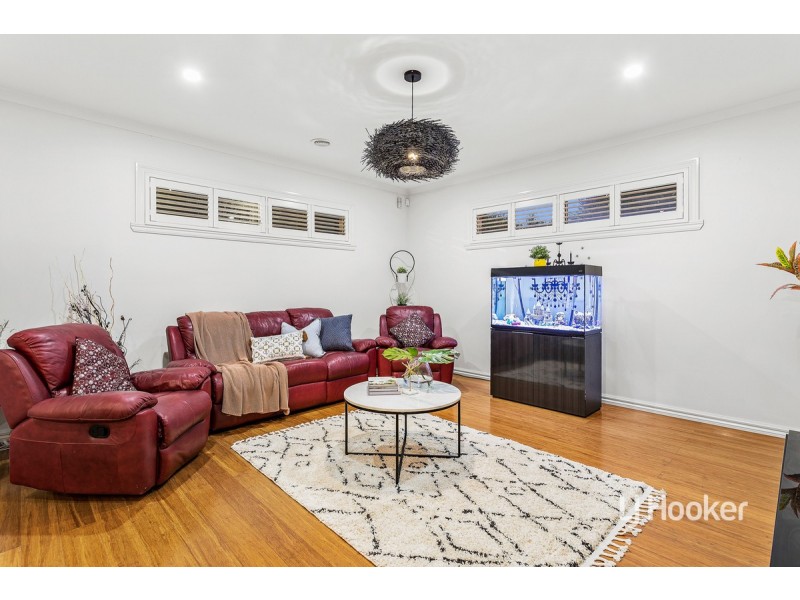 12 Manoora Terrace, Point Cook VIC 3030