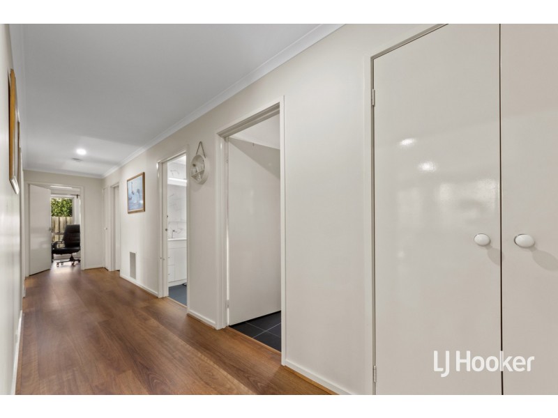 4 John Wedge Place, Seabrook VIC 3028