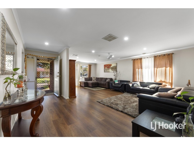 4 John Wedge Place, Seabrook VIC 3028