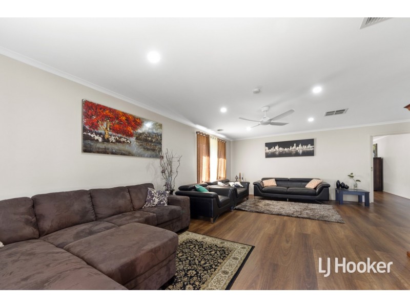 4 John Wedge Place, Seabrook VIC 3028