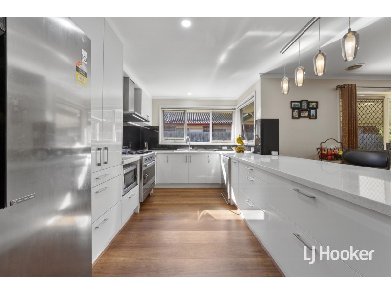 4 John Wedge Place, Seabrook VIC 3028