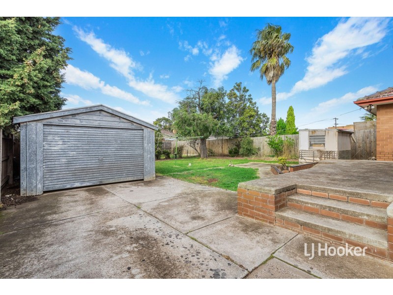 17 Powell Drive, Hoppers Crossing VIC 3029
