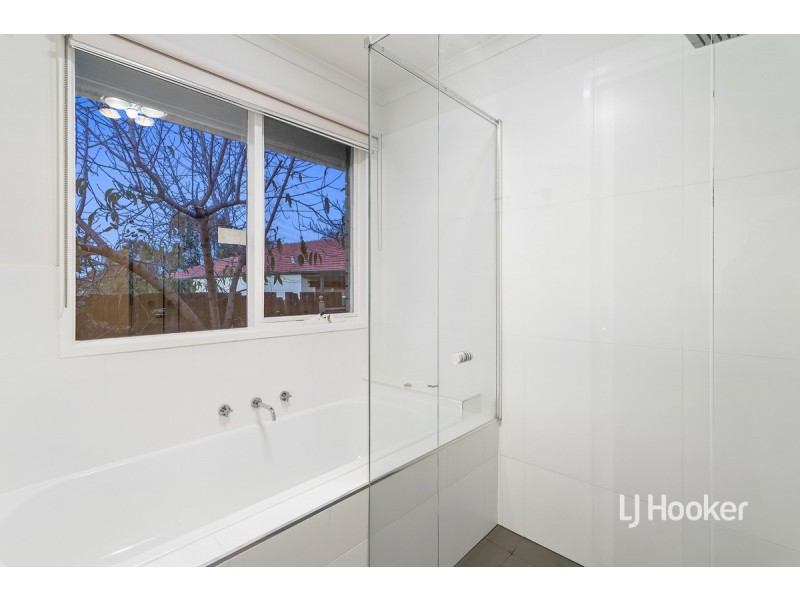 7 Glenara Ford, Seabrook VIC 3028