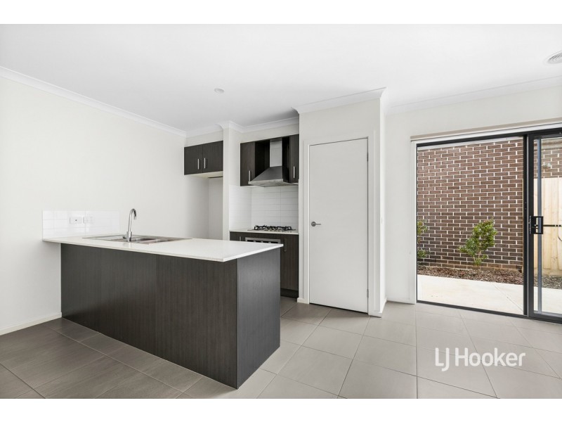 1 Winscombe Road, Werribee VIC 3030