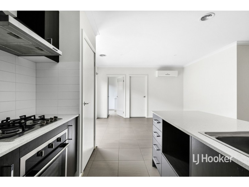 1 Winscombe Road, Werribee VIC 3030