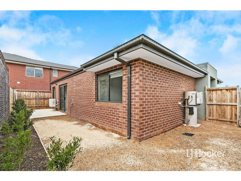 1 Winscombe Road, Werribee VIC 3030