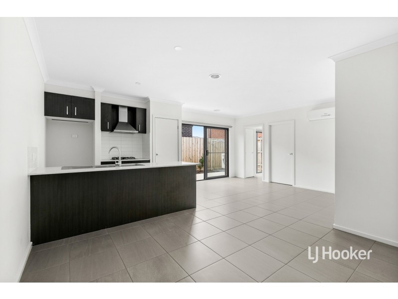 1 Winscombe Road, Werribee VIC 3030