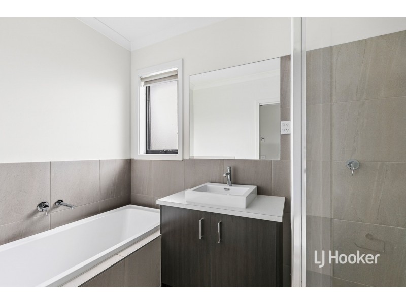 1 Winscombe Road, Werribee VIC 3030