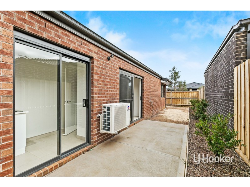 1 Winscombe Road, Werribee VIC 3030