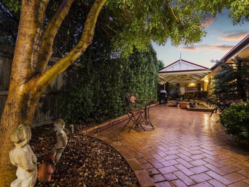 42 Truganina Avenue, Seabrook VIC 3028