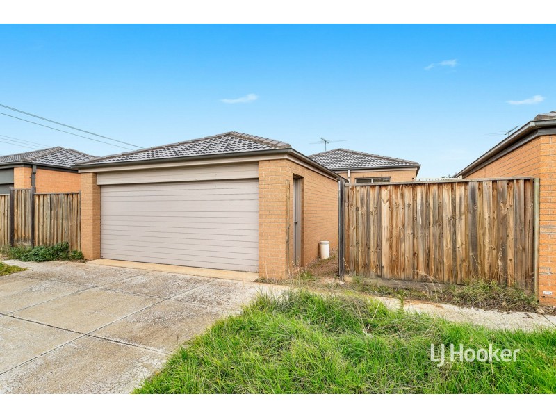 10 Bolivar Esplanade, Truganina VIC 3029